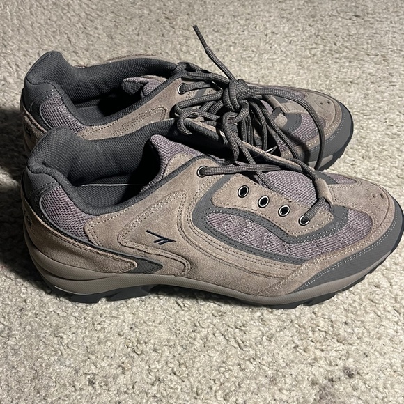 Mens Hi-Tec hiking shoe | Beige | Sz.14 | NWOT - Picture 1 of 5
